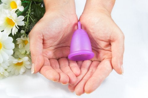 6 advantages and 7 disadvantages of the menstrual cup